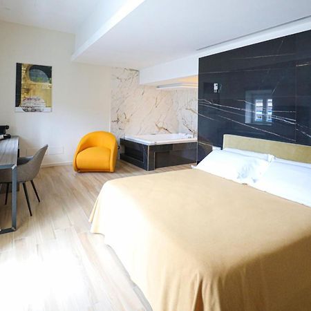 Municipio Luxury Suite Napoli Exterior foto