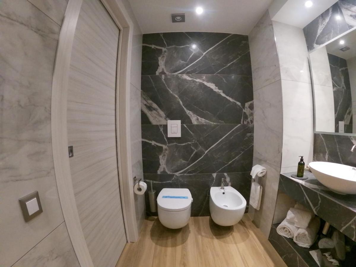 Municipio Luxury Suite Napoli Exterior foto