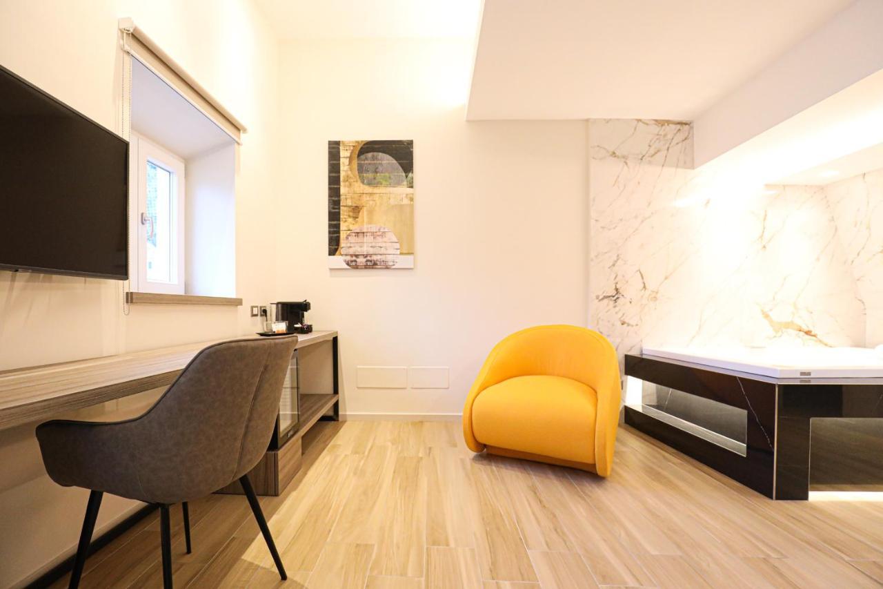 Municipio Luxury Suite Napoli Exterior foto